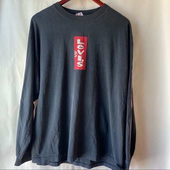 Levi's Other - Mens xlarge long sleeved navy blue Levi’s t shirt